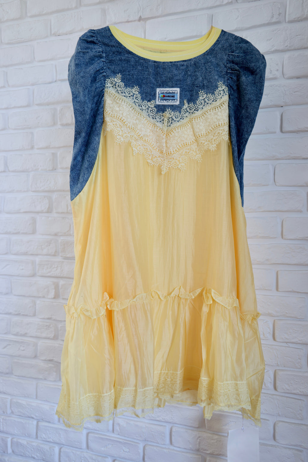 Rochie Denim cu Dantelă și Volane, Model Combinat