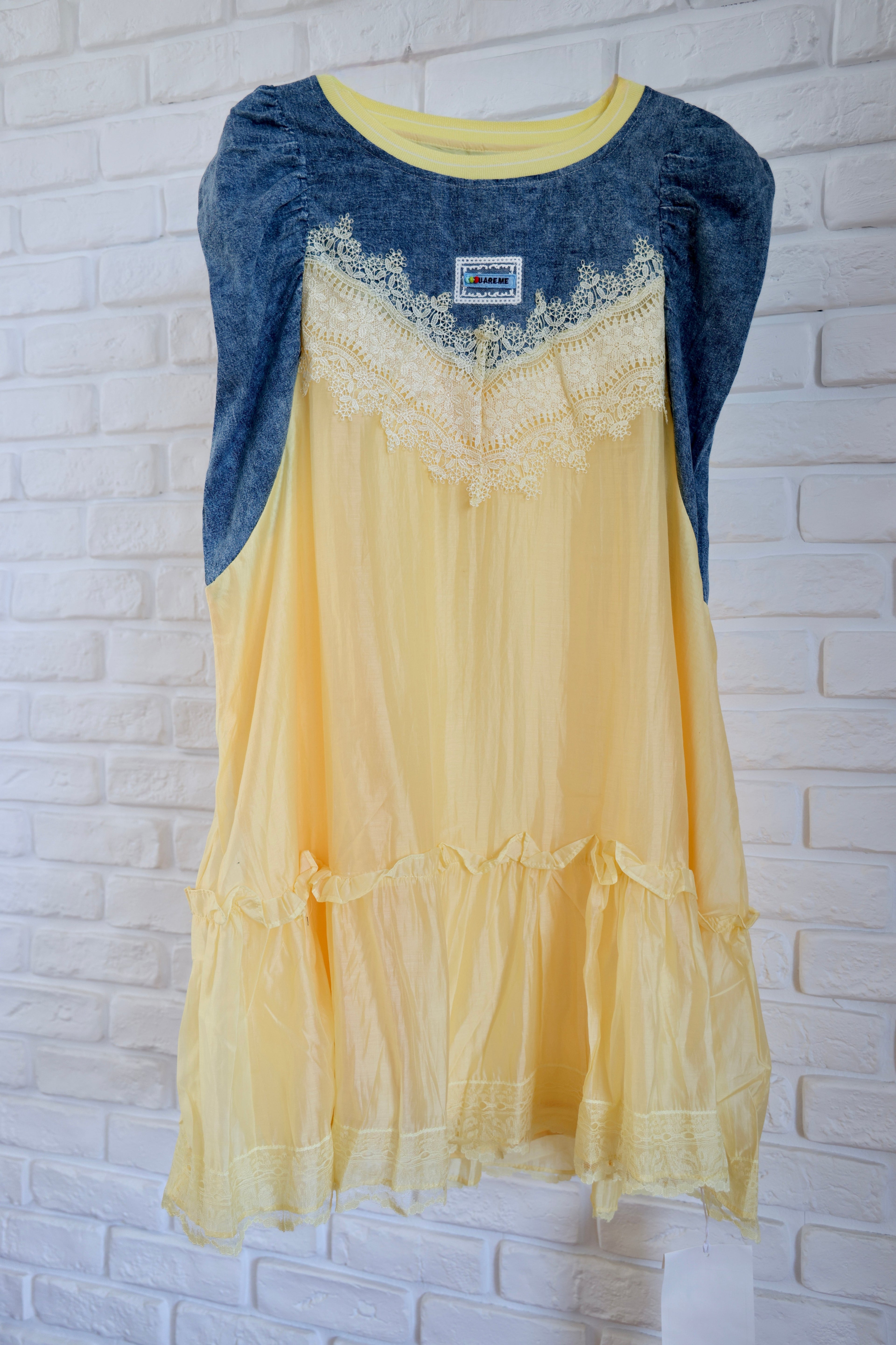 Rochie Denim cu Dantelă și Volane, Model Combinat