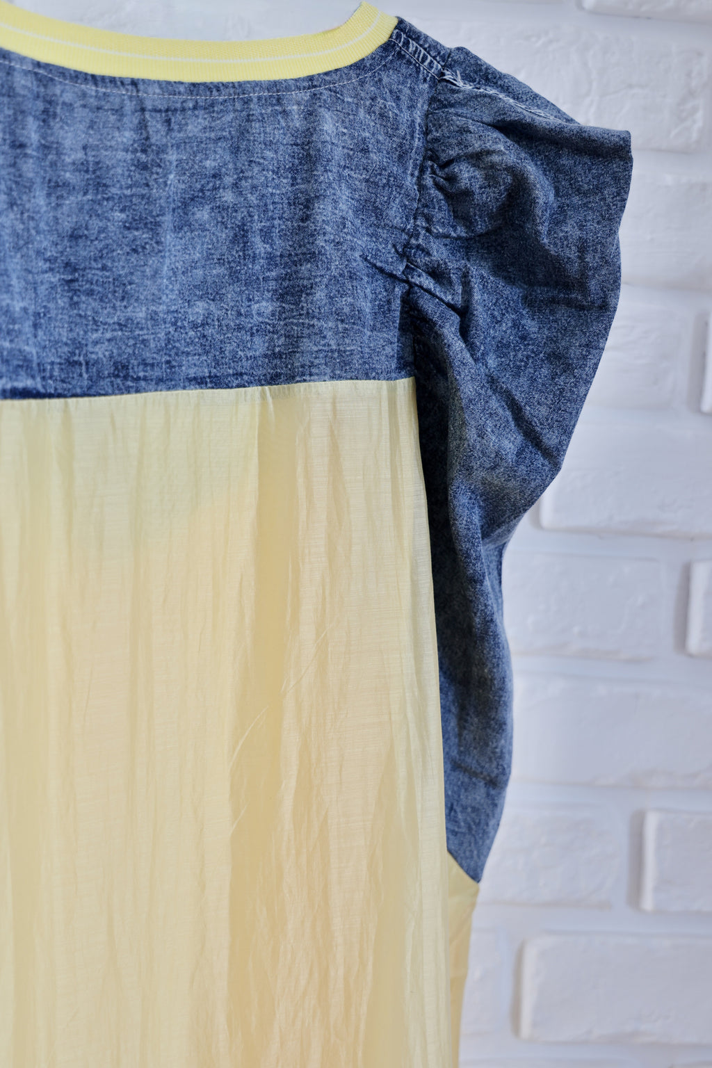Rochie Denim cu Dantelă și Volane, Model Combinat