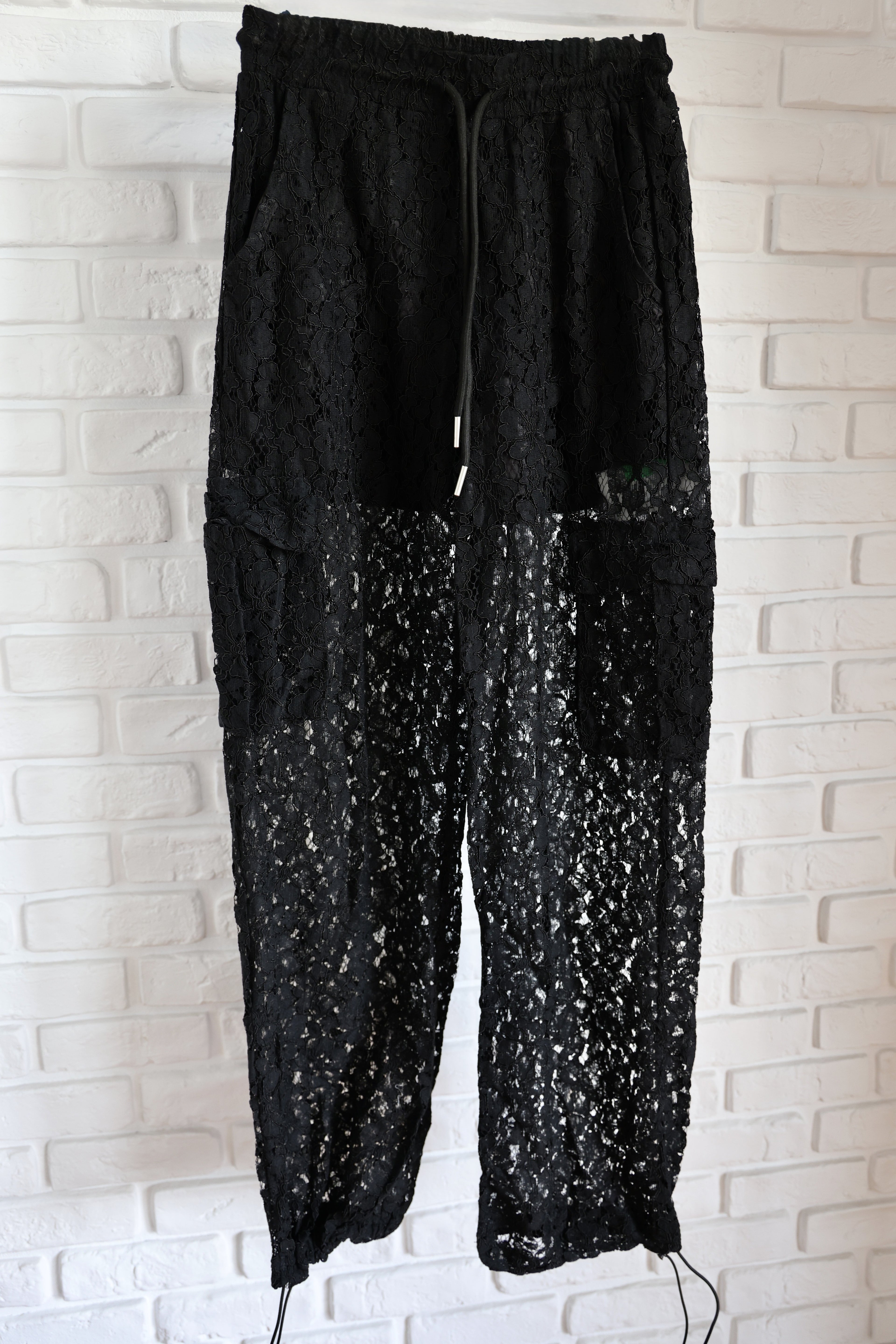 Pantaloni Cargo din Dantelă Neagră, Talie Elastică
