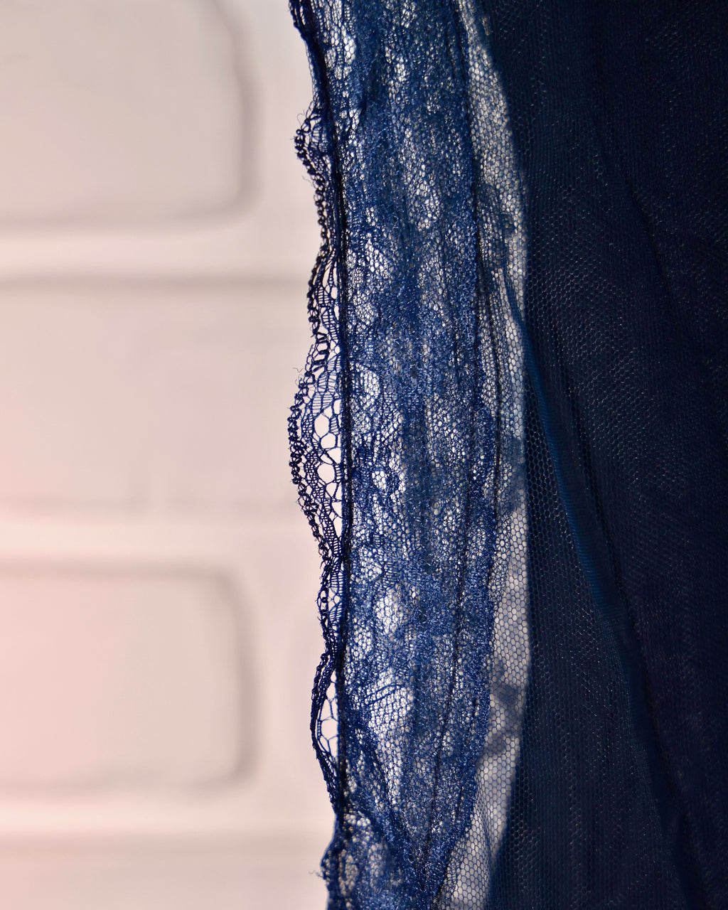 Rochie Bleumarin din Tul cu Print Grafic și Dantelă