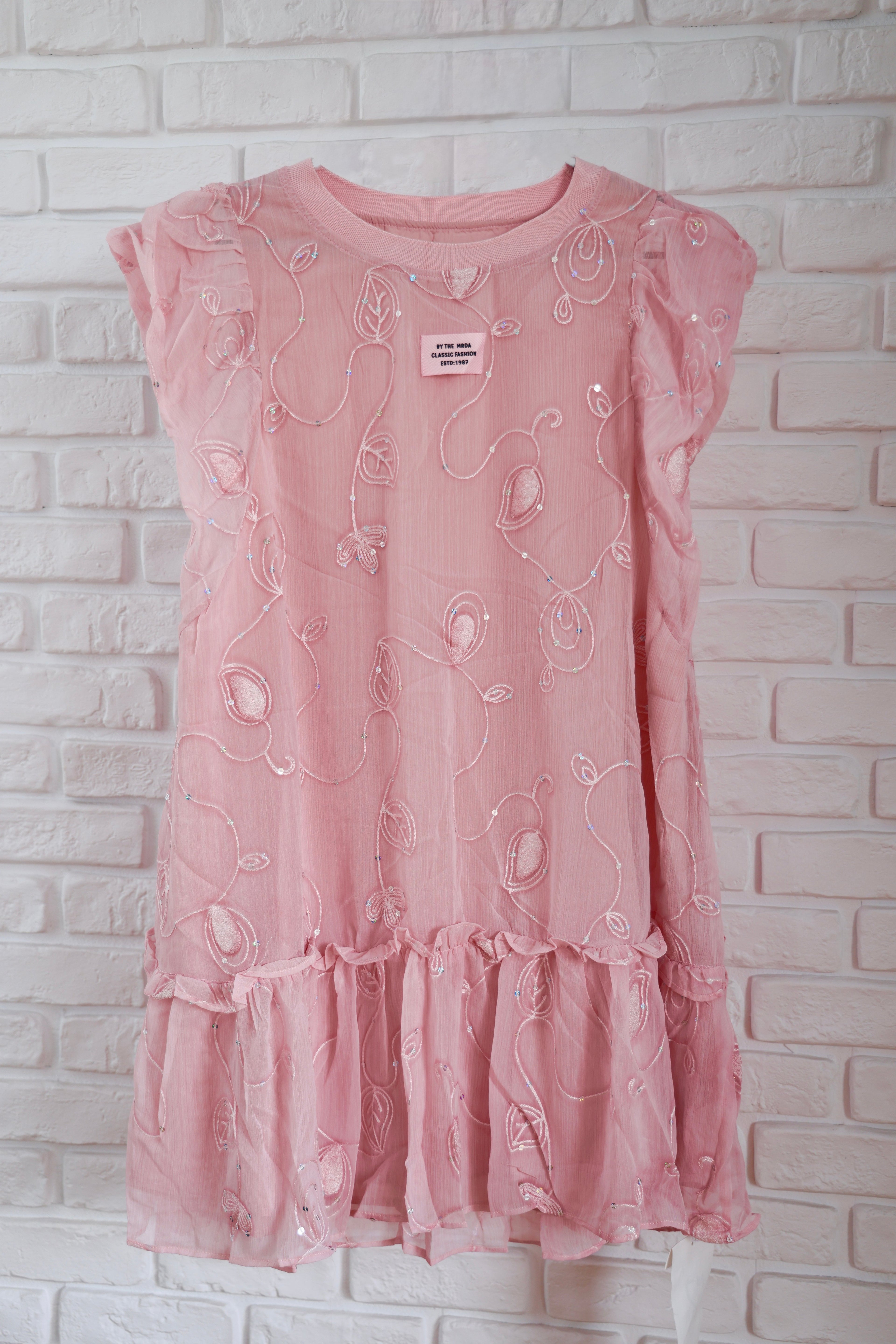 Rochie Roz Pudră cu Broderie Florală și Paiete