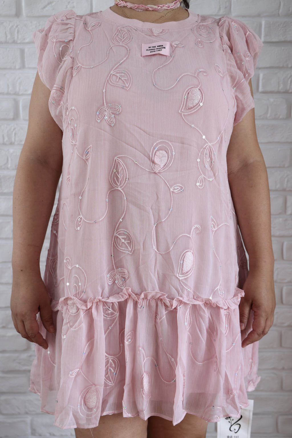 Rochie Roz Pudră cu Broderie Florală și Paiete