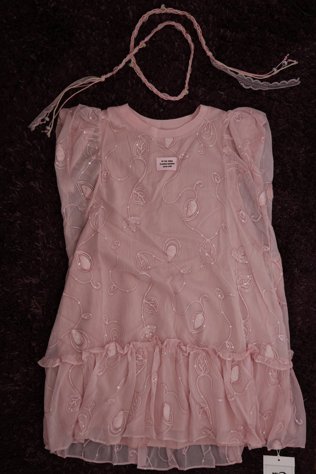 Rochie Roz Pudră cu Broderie Florală și Paiete